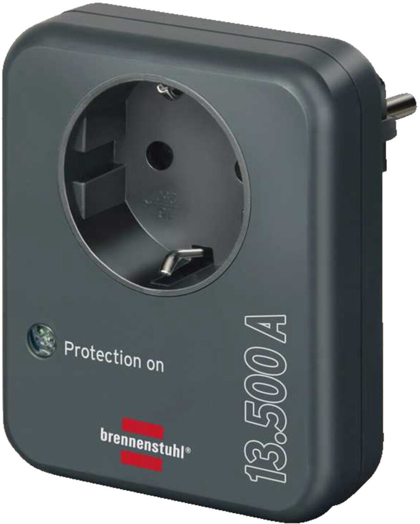 Adaptor Shuko mbrotje tensioni 13500A
